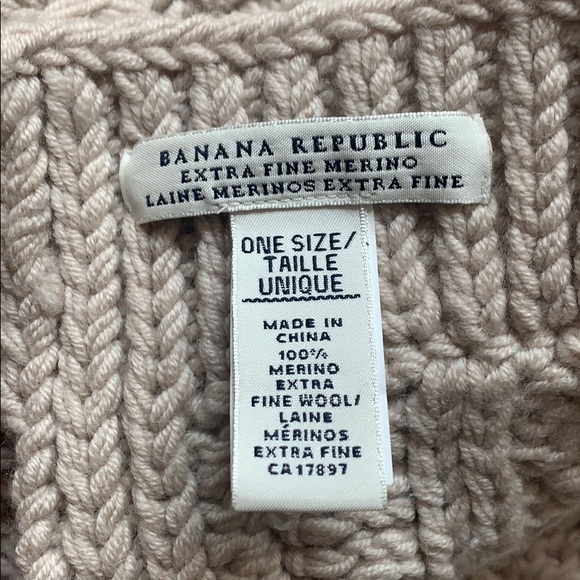 Scarf and toque set by BANANA REPUBLIC - Picture 5 of 7